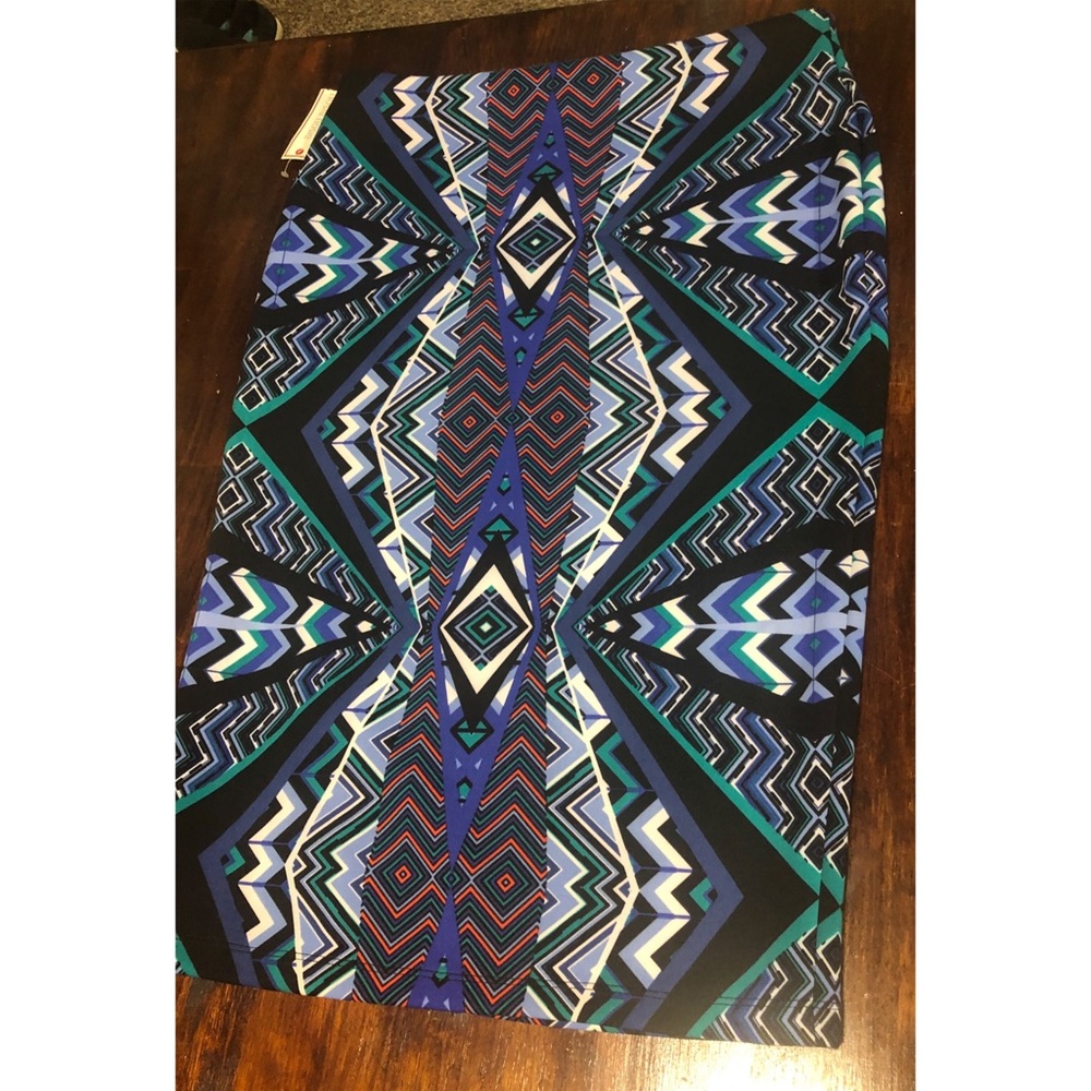 Pattered pencil skirt